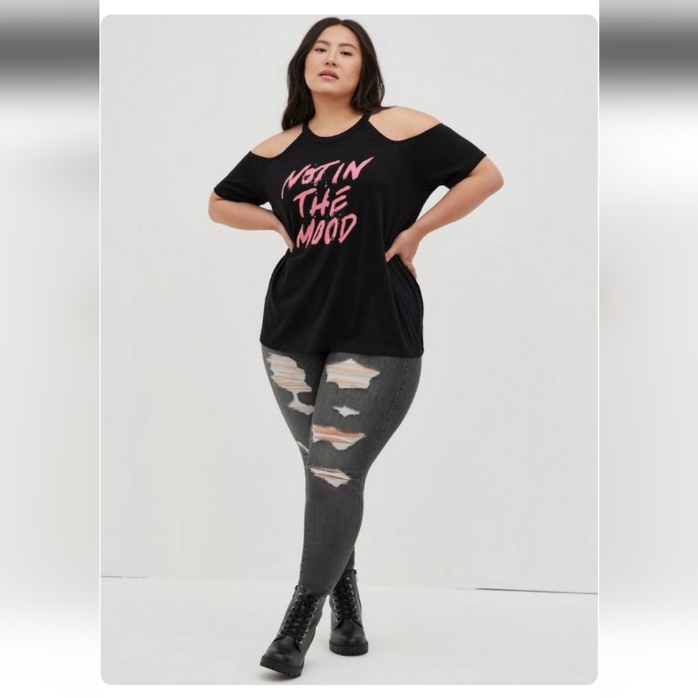 Torrid 0x Graphic Classic Fit Cotton Cold Shoulder Top
